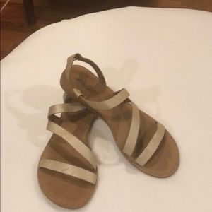 Lucky brand metallic sandals